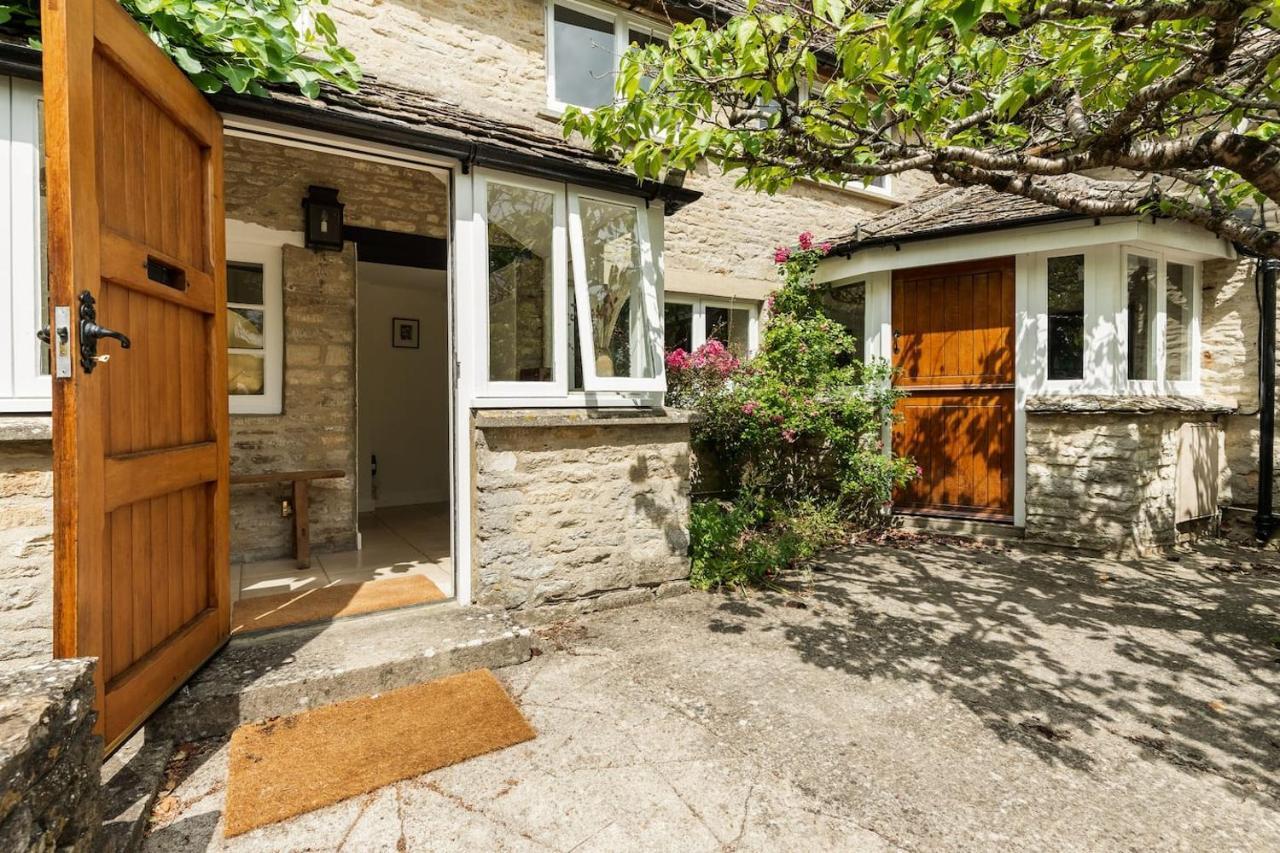 Architect Designed Cosy Cotswold Stone Cottage Quenington Extérieur photo