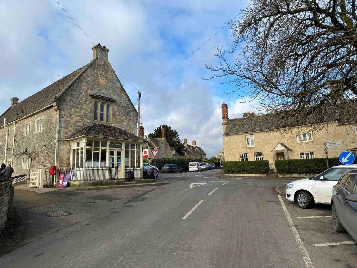 Architect Designed Cosy Cotswold Stone Cottage Quenington Extérieur photo